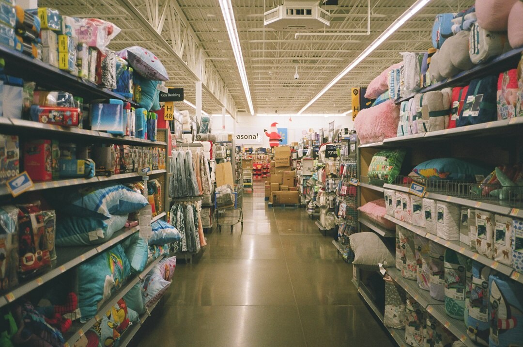 shoplifter hiding items in supermarket
